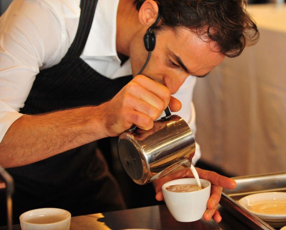 Студентов из Винницы учат профессионалы сварить и подать кофе 